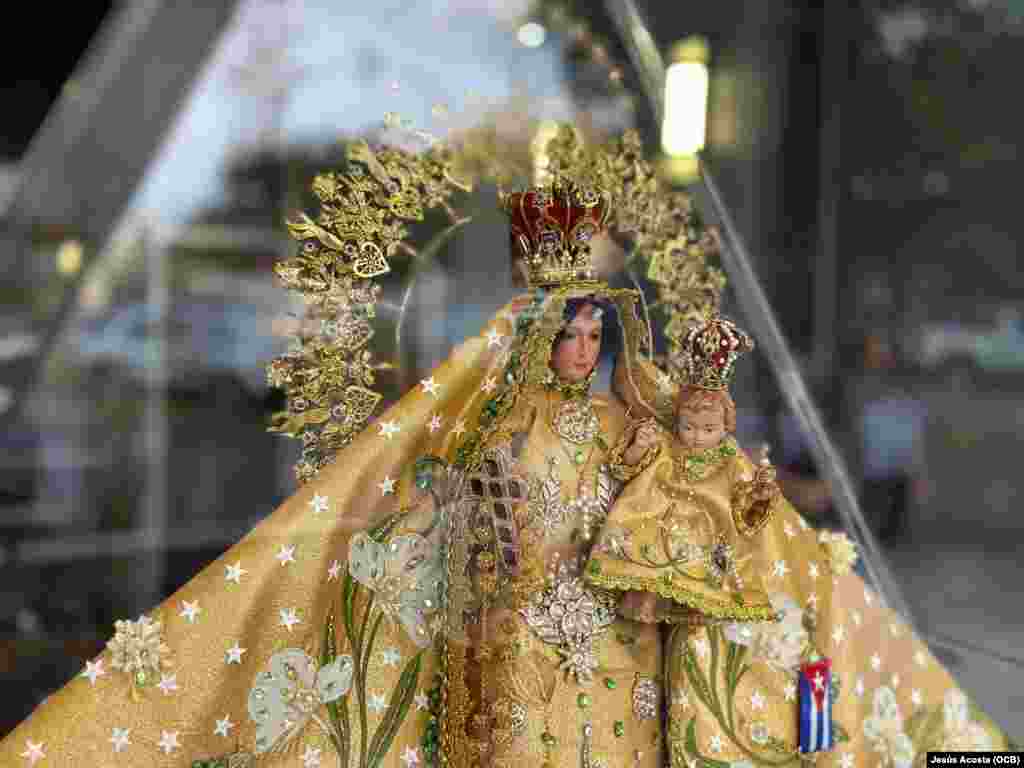 Celebración a la Virgen de la Caridad del Cobre con Misa Solemne, en el estadio Milander Park, de Hialeah. 