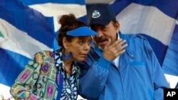 El presidente de Nicaragua, Daniel Ortega, y su esposa, la vicepresidenta Rosario Murillo, en Managua el 6 de septiembre de 2018. (AP/Alfredo Zúñiga).