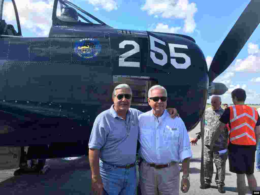 Humberto Diaz-Argulles ex presidente y Johnny Lopez de la Cruz, presidente de la Brigada 2506.