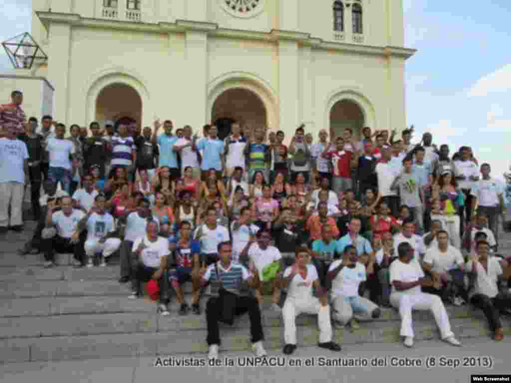 Cada día Radio Martí reporta las acciones de los distintos grupos opositores en toda la isla. También da cuenta de la represión de que son víctimas los activistas de DDHH en la isla. En la foto: miembros de UNPACU, uno de los grupos opositores con mayor presencia en Cuba.