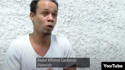 Abdel Antonio Cárdenas, presentado como "detenido" en un video de la Televisión Cubana.