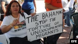 El mal trato recibido por los balseros cubanos detenidos en Bahamas ha provocado numerosas protestas.