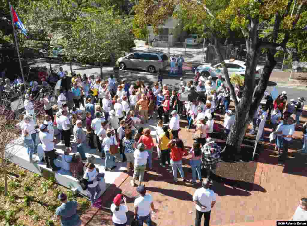 Cubanos exiliados reclaman derechos de reunificaci&#243;n familiar