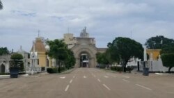 Restos óseos a la intemperie en Cementerio de Colón, La Habana