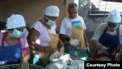 Imagen del último almuerzo a desamparados / Twitter del Proyecto Capitán Tondique 