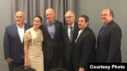 Encuentro del gobernador Scott en el Doral con opositores venezolanos y cubanos.