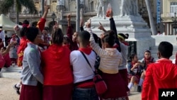 Alumnos de primaria llevados a un acto por el Día de los Derechos Humanos el 10 de diciembre. ADALBERTO ROQUE / AFP