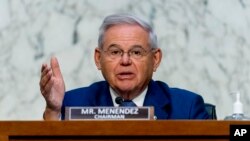 Menéndez durante una audiencia del Comité de Relaciones Exteriores del Senado, celebrada en Washington en 2021. (AP Photo/Andrew Harnik)