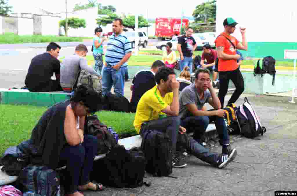 Cubanos en Tapachula. (Cortesía Agencia Quadratín)