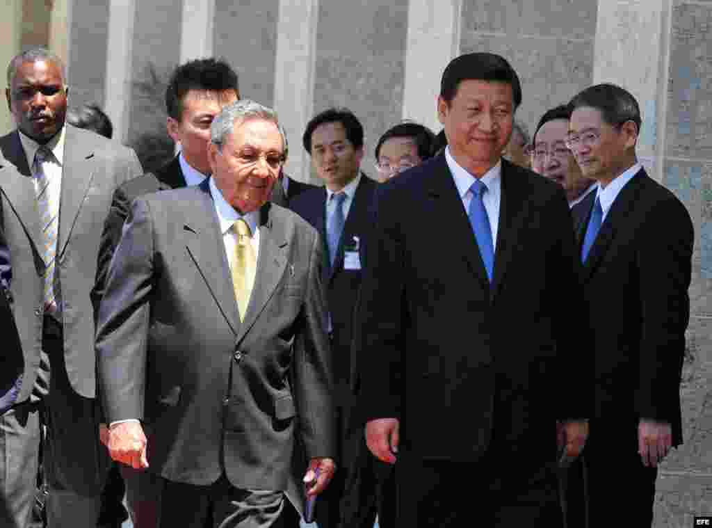 El presidente cubano, Raúl Castro y el presidente chino, Xi Jinping (Foto archivo 2011)