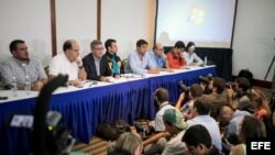 Oposición venezolana denuncia la reubicación de centros de voto.