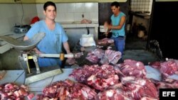 Fotografía de archivo de una carnicería en La Habana. EFE/Alejandro Ernesto