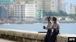 Los fuegos artificiales se lanzaron desde uno de los cuatro barcos de la flotilla a 20 kil&oacute;metros de La Habana, en aguas internacionales.