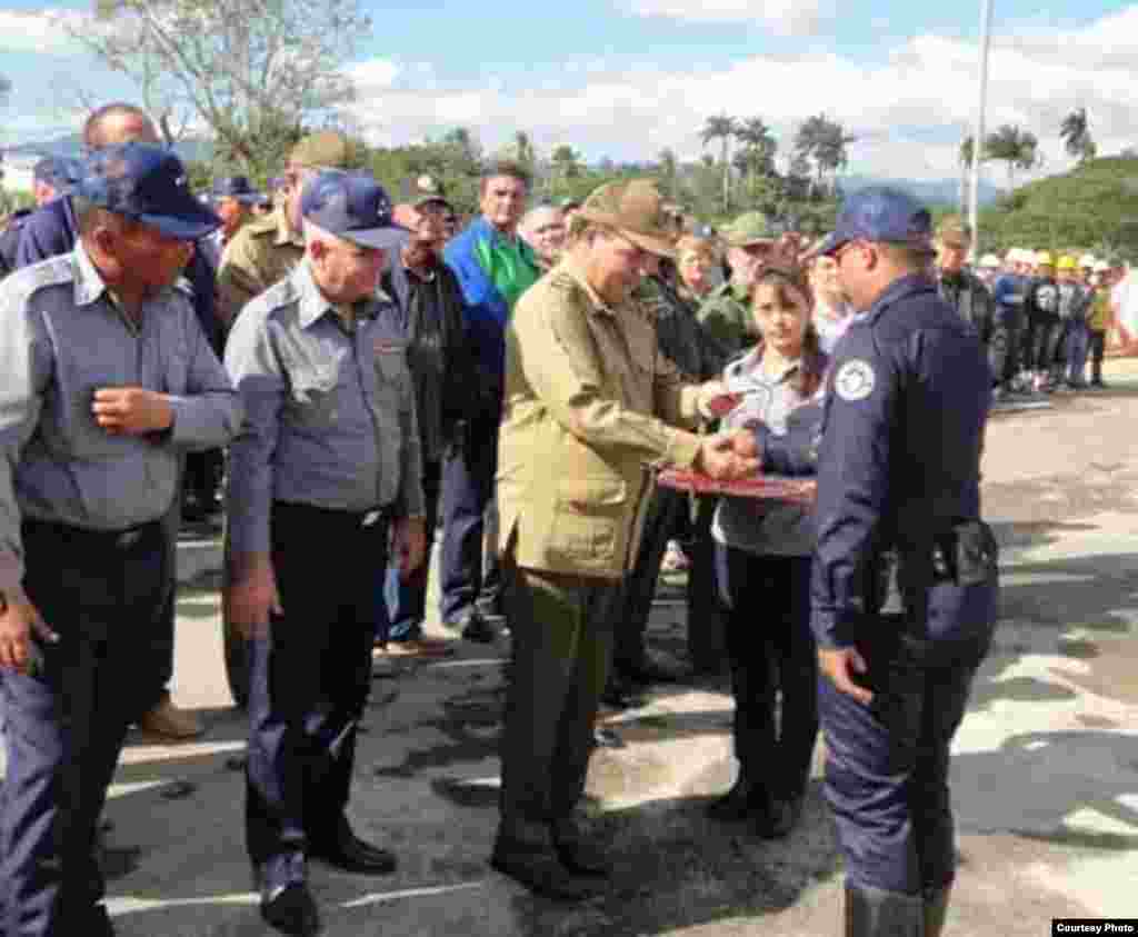 Raúl Castro y altos oficiales del MINFAR y MININT