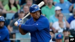 Dayan Viciedo cuando jugaba con los Blue Jays Yankees de Toronto, en marzo de 2015. (AP Photo/Kathy Willens)