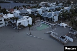 La localidad de Venice, en Florida, amaneció bajo el agua, tras el paso del huracán Milton. REUTERS/Marco Bello