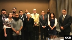 Encuentro del senador Marco Rubio y el embajador Trujillo con exiliados y opositores en Lima, Perú.