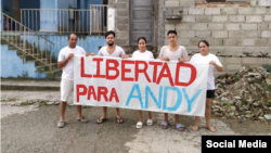 Una familia en Santa Clara exigió la libertad de Andy García Lorenzo, condenado a 7 años de prisión por salir a manifestarse el 11J.