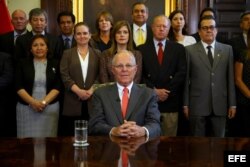 Kuczynski dimite tras un año, siete meses y 21 días señalado por corrupción.