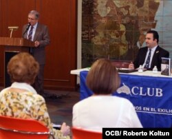 José Albertini, presidente del PEN Club, presenta el libro de Pedreira.