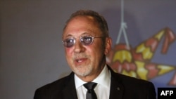 Emilio Estefan, músico y productor cubanoamericano.