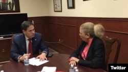 Martha Beatriz Roque durante la reunión con el senador Marco Rubio. 