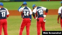 Luis Robert y Yoan Moncada.