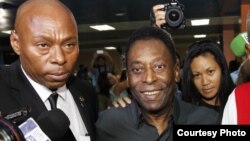 El exfutbolista brasileño Edson Arantes do Nascimento "Pelé" en La Habana.