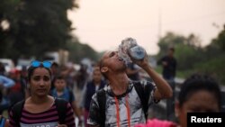 Migrantes cubanos en camino a EEUU.