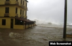 Penetraciones del mar en Baracoa cuando el embate del huracán Ike, en 2008.