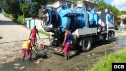 La Habana desperdicia la mitad del agua potable que bombea. (Archivo)