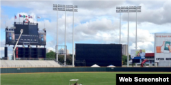 Dan los últimos retoques al estadio Hiram Bithorn.