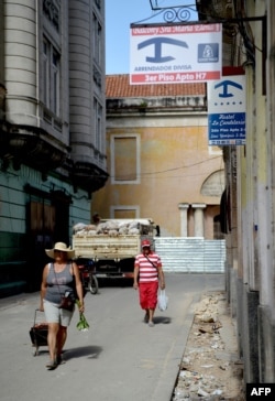 Un anuncio de renta de habitaciones en La Habana.