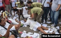 Arresto a Damas de Blanco en Cuba. (Archivo)