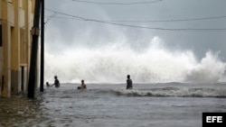 Irma se aleja de Cuba pero deja inundaciones severas en La Habana y Varadero