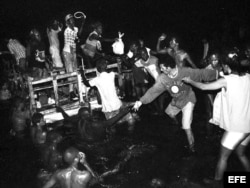 "La batalla de los polizontes" - fotografía del historiador de arte y curador Willy Castellanos.