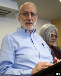 El subcontratista estadounidense Alan Gross, junto a su esposa, Judy Gross.