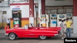 Un gasolinera en Cuba. Foto Archivo REUTERS/Alexandre Meneghini