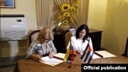 Cuba y Venezuela firman acuerdo migratorio. 