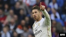 El defensa del Real Madrid Sergio Ramos celebra el gol marcado ante el Málaga durante el partido de la trigésima segunda jornada de liga de Primera División.