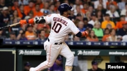 Yuli Gurriel. Foto John Glaser-USA TODAY Sports vía Reuters.