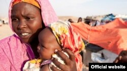 Las sequías cada vez más agudas en Somalia han provocado el desplazamiento de la población, lo que ha socavado la seguridad alimentaria y ha dejado a las mujeres expuestas a la explotación sexual. (OIM/Celeste Hibbert)