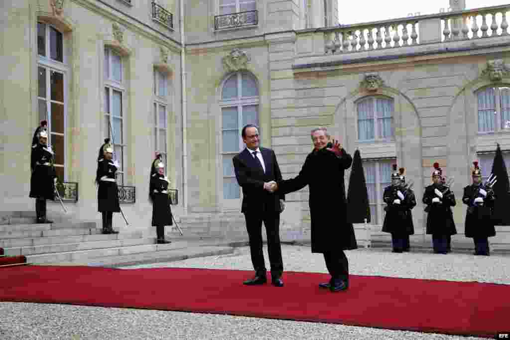 Castro y Hollande en el Palacio Elíseo.