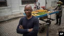 El líder opositor Manuel Cuesta Morúa posa para un retrato en La Habana, Cuba, el 20 de marzo de 2023. Foto AP/Ramón Espinosa