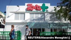 Una tienda con venta en dólares en La Habana. REUTERS/Alexandre Meneghini