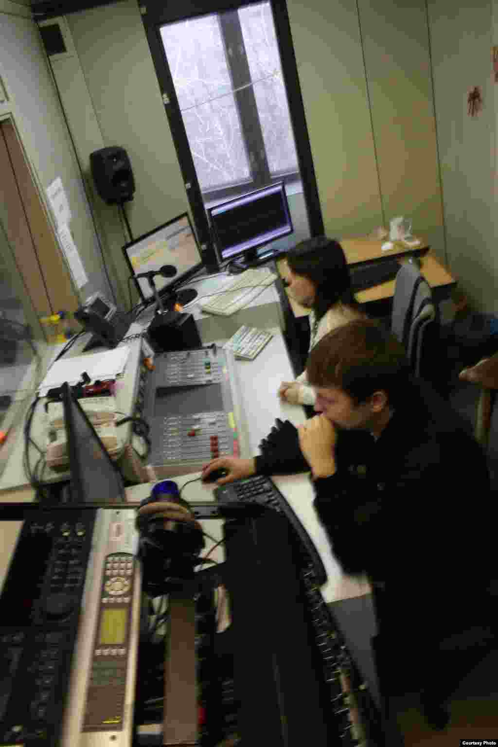 Control de audio en Radio Libertad en Kiev.