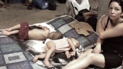 Migrantes cubanos sobreviven en precarias condiciones