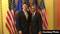 Oscar Elías Biscet y el jefe de la Cámara Paul Ryan.