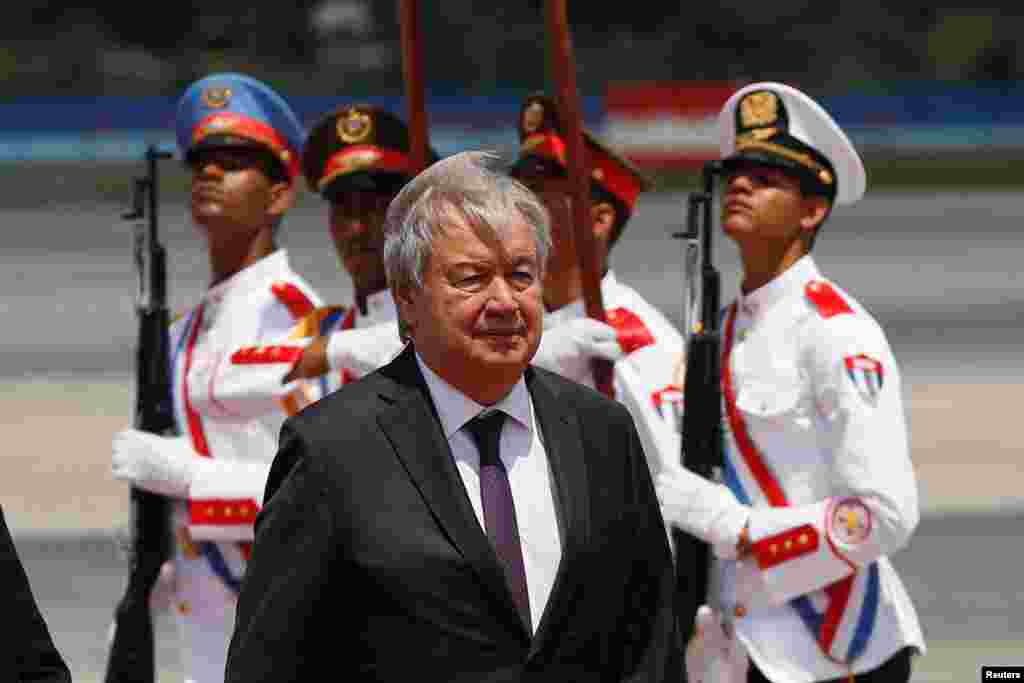 El Secretario General de la ONU, Antonio Guterres, llega al Aeropuerto Internacional José Martí antes de la cumbre del G77+China en La Habana, Cuba, el 14 de septiembre de 2023. REUTERS/Alexandre Meneghini