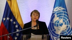 La Alta Comisionada para los Derechos Humanos de la ONU, Michelle Bachete, reunida con el mandatario Nicolás Maduro en Venezuela el 21 de junio de 2017. (REUTERS).